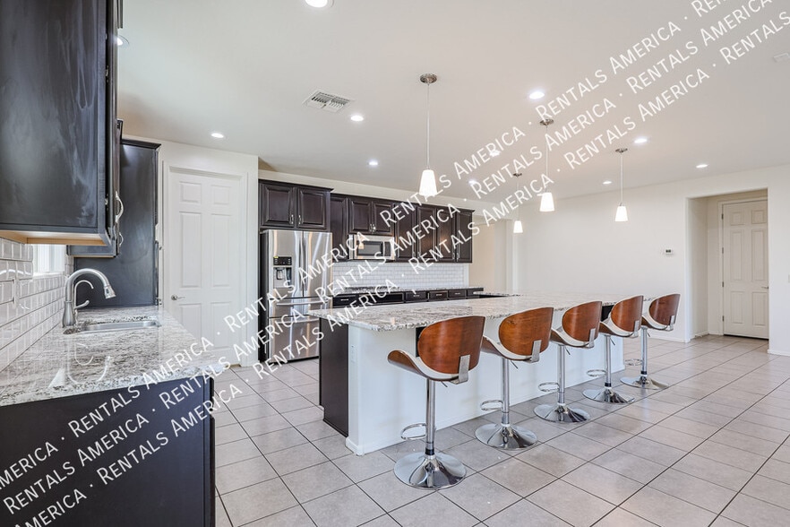 Building Photo - 15734 W McKinley St