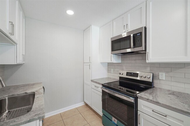 Building Photo - 2526 Appian Wy