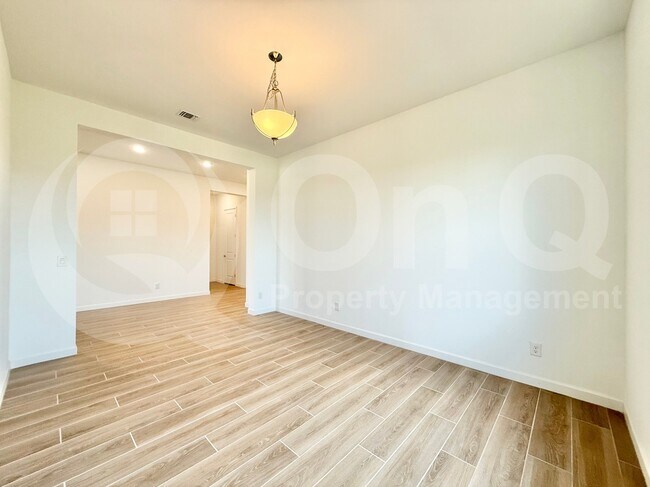 Building Photo - 22604 E Lords Wy