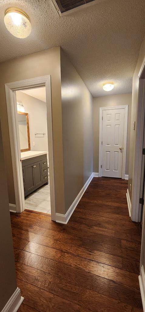 Building Photo - 1159 Shoreland Dr