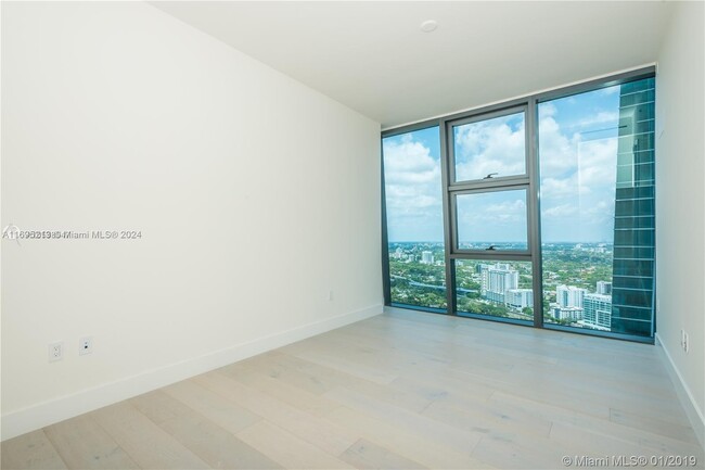 Building Photo - 1451 Brickell Ave