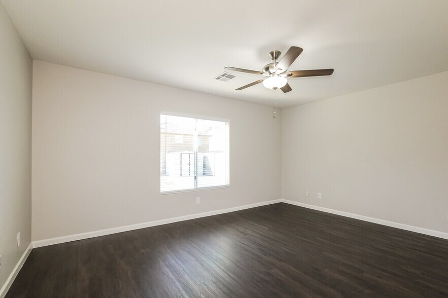 Building Photo - 5824 S 27th Dr