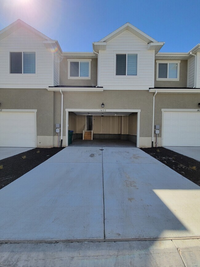 Building Photo - 1455 N 3860 W