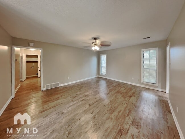 Building Photo - 7256 Rose Trail Dr