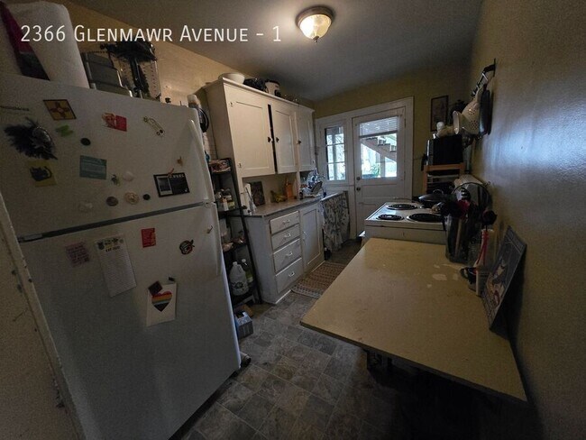 Building Photo - 2366 Glenmawr Ave