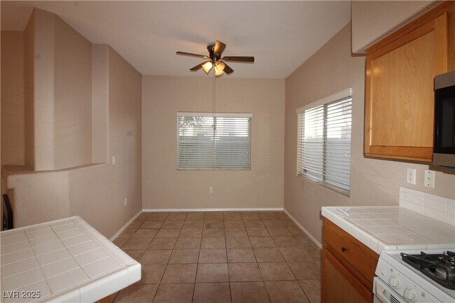 Building Photo - 2100 Black Island St