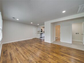 Building Photo - 182 Sunset Ct