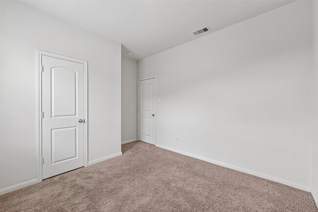 Building Photo - 2112 Mule Ridge Dr