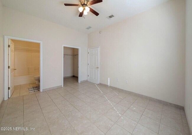 Building Photo - 9595 Amarante Cir