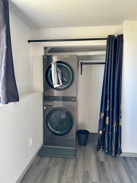 Laundry - 2419 W 2700 S