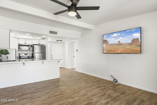 Building Photo - 16819 E Gunsight Dr