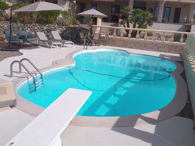 Building Photo - Entertainers Delight Beautiful Pool home Available May 12 to Sept 15, 2026