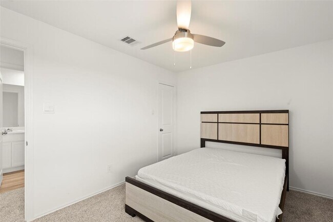 Building Photo - 31055 Brightwell Bnd