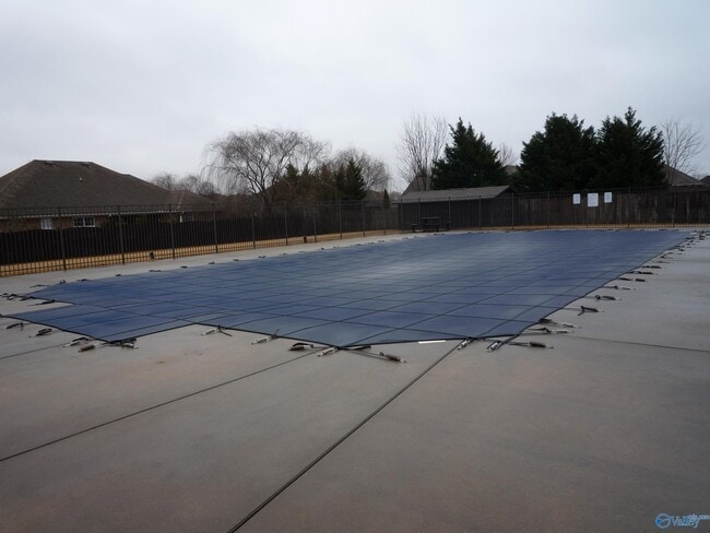 Building Photo - 13205 Hill Crest Dr