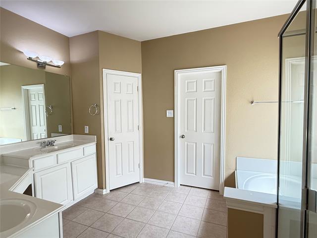 Building Photo - 6400 Eaglestone Dr