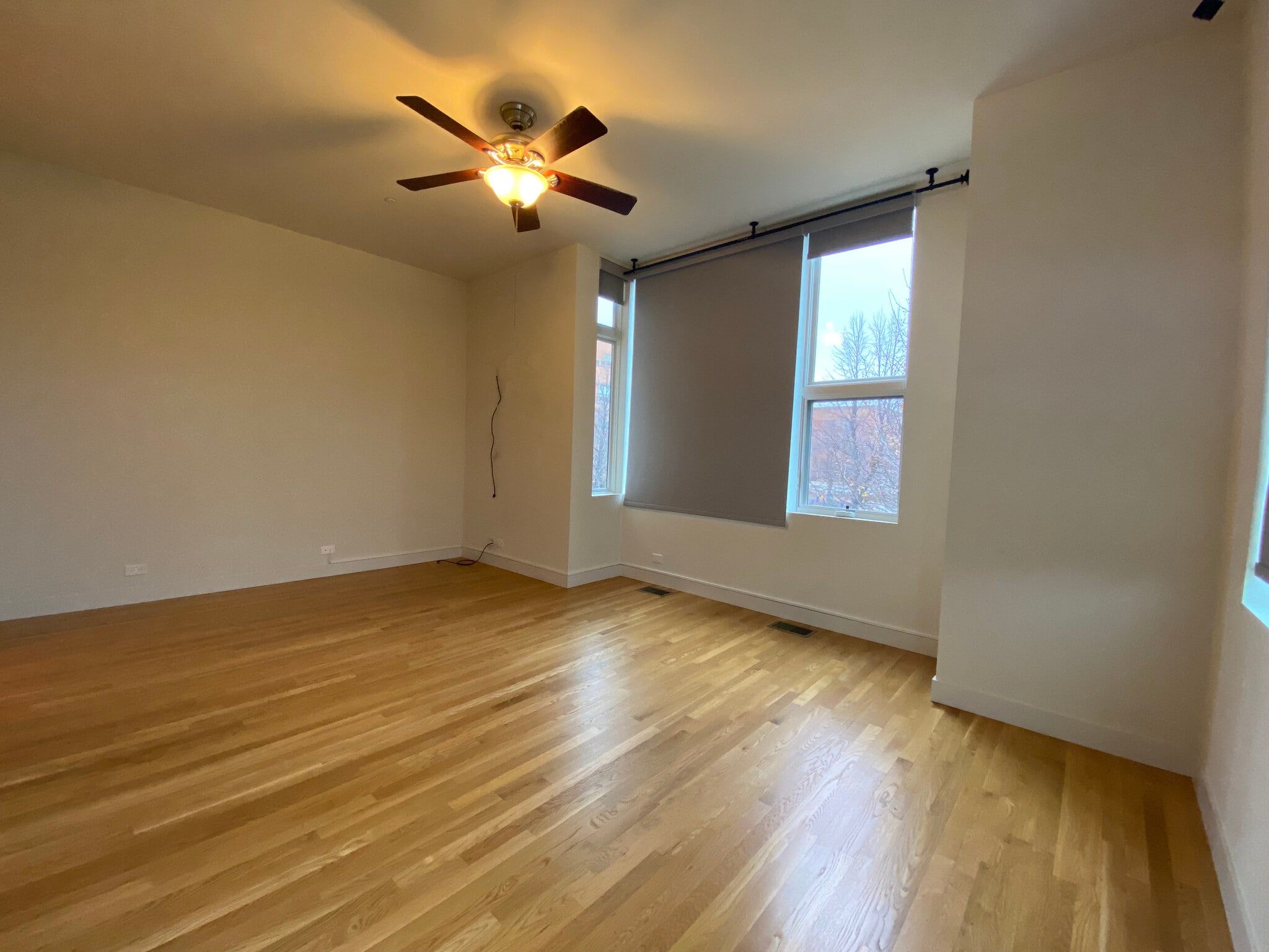 2nd Floor Primary Suite - 435 W Hobbie St