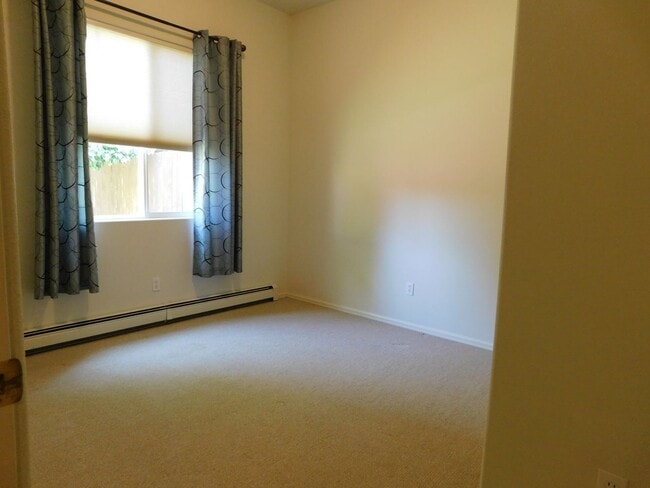 Building Photo - Spacious Duplex in N Grand Junction