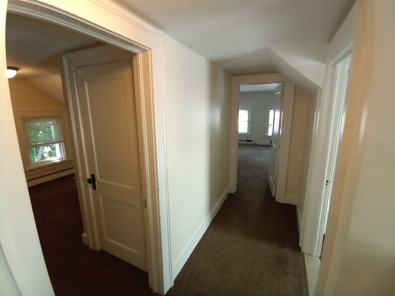 Building Photo - 608 Elmwood Ave