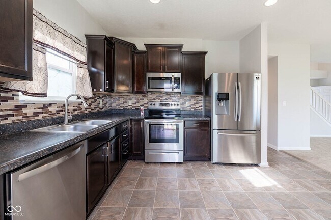Building Photo - 899 Briarstone Dr