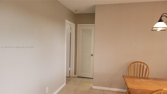 Building Photo - 4731 NW 10th Ct