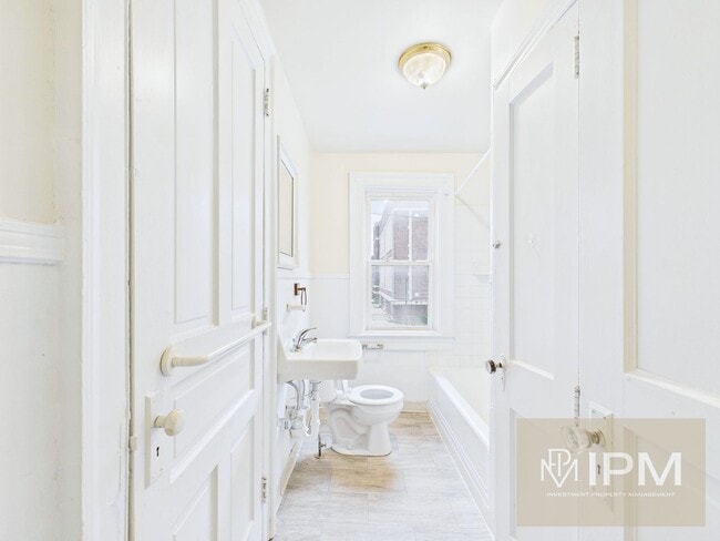 Building Photo - 595 Madison Ave