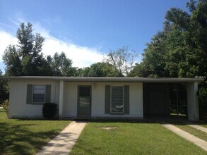 Building Photo - 2 Bed 1 Bath Home | Pet Friendly | Washer ...