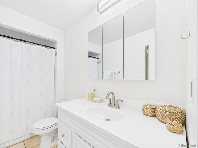 Building Photo - 4603 S Dudley St