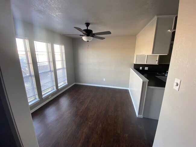 Building Photo - 1027 Ruswood Dr