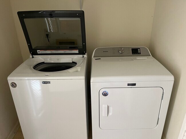 Washer/dryer - 103 Birdwood Ct