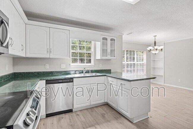 Building Photo - 5780 Carriage Hills Dr