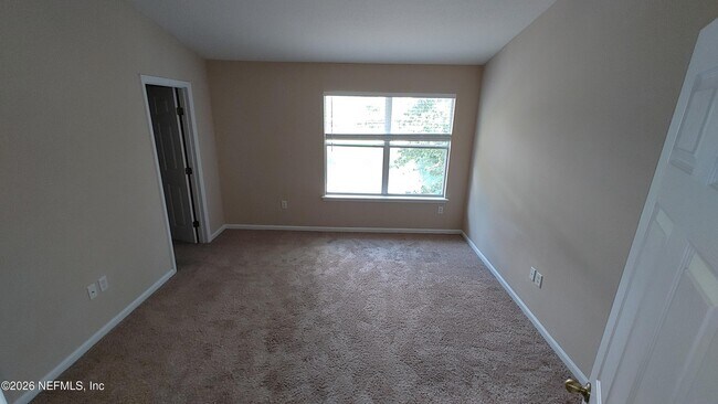 Building Photo - 5976 Pavilion Dr