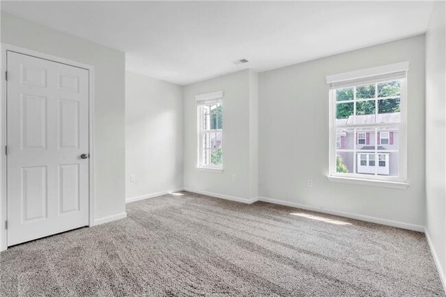 Building Photo - 305 Broadstone Dr