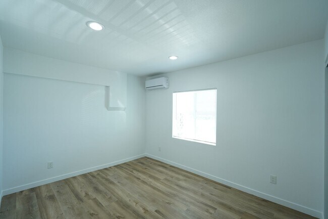 Building Photo - 26074 Bay Ave