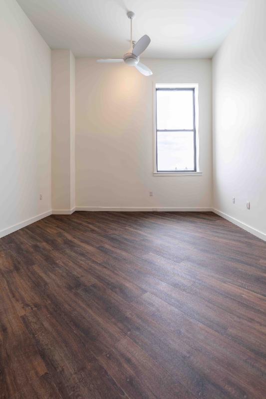 Building Photo - 818 12th St