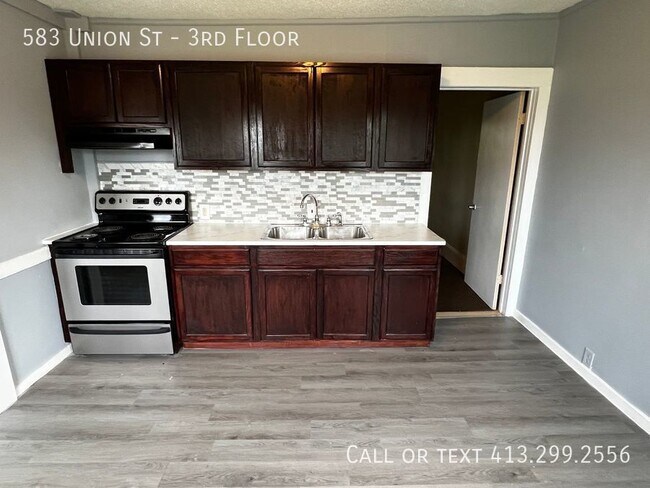 Building Photo - Large 3 BR Unit in Springfield's Old Hill ...