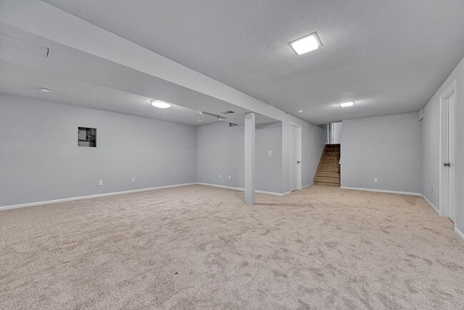 Building Photo - $3,600.00 - 4 Bedroom, 3.5 Bathroom, Singl...