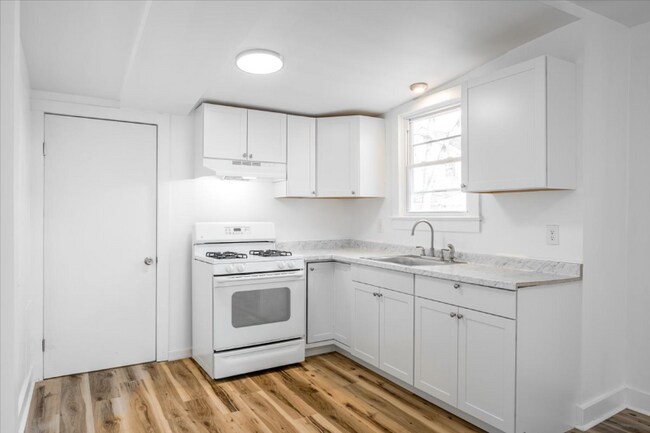 Building Photo - 1609 Buren St