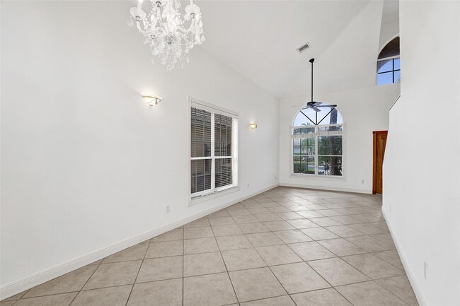 Building Photo - 10902 Tamoron Ln