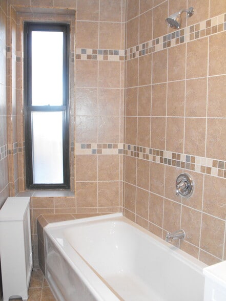 Tile Bathroom w/tub/shower - 7119 Shore Rd