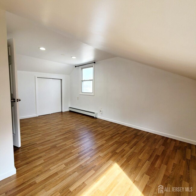 Building Photo - 216 Bloomfield Ave