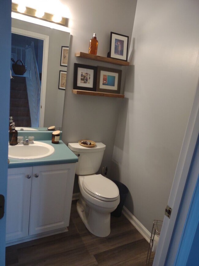 Building Photo - Extraordinary Three Bedroom/Two and a Half Bath home! Convenient to Ft. Jackson Army and Shaw Air...