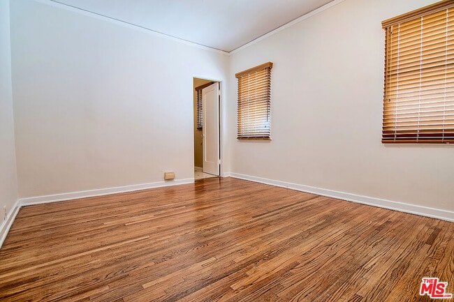 Building Photo - 1071 Cloverdale Ave