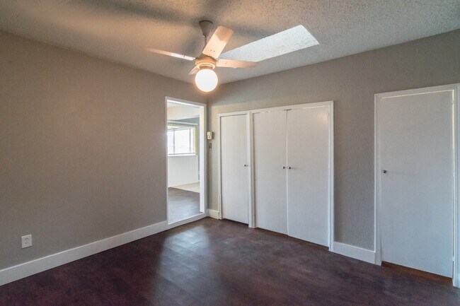 Building Photo - 5214 Spring Lake Dr