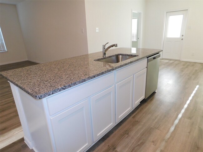 Building Photo - 10775 Sora Dr