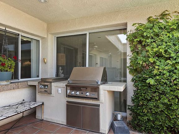 Building Photo - 48600 Shady View Dr