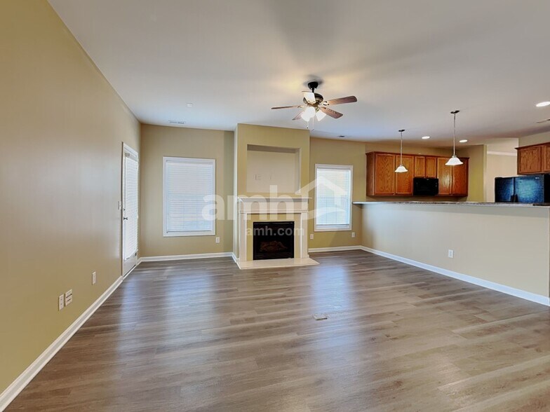 Building Photo - 6878 Coopers Hawk Trl