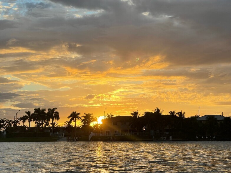 Building Photo - 137 SW 136th Pl