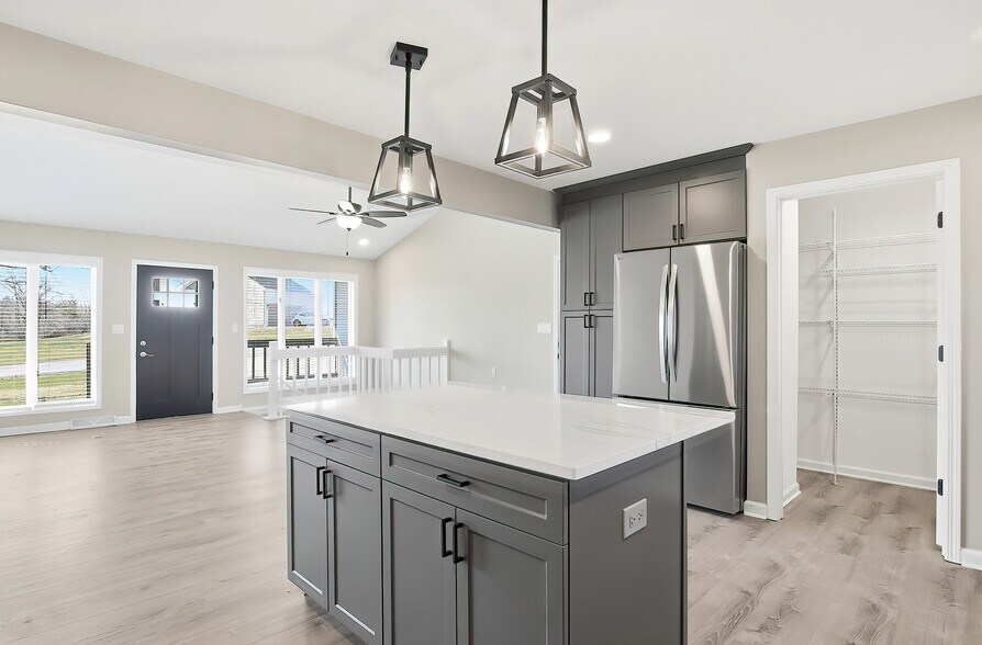 Building Photo - 6582 Lakeside Rd