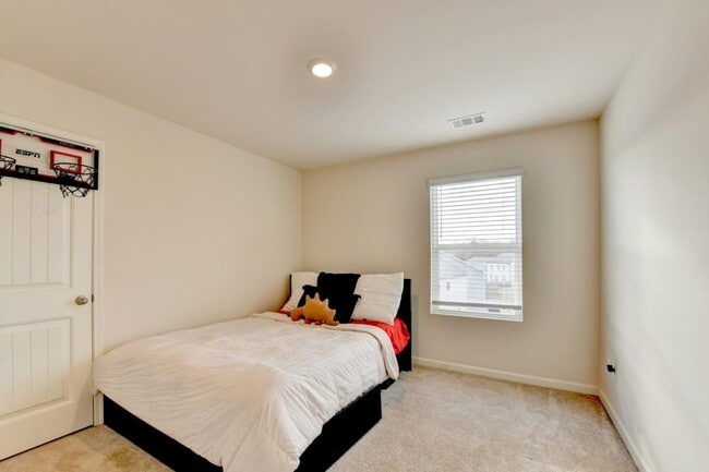 Building Photo - 52 Brode Ln