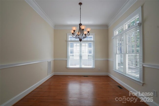 Building Photo - 509 Lees Ct St